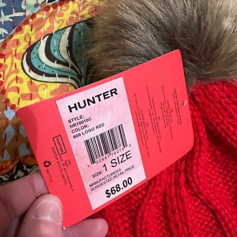 NWT Hunter Cable Knit Beanie with Faux Fur Pom